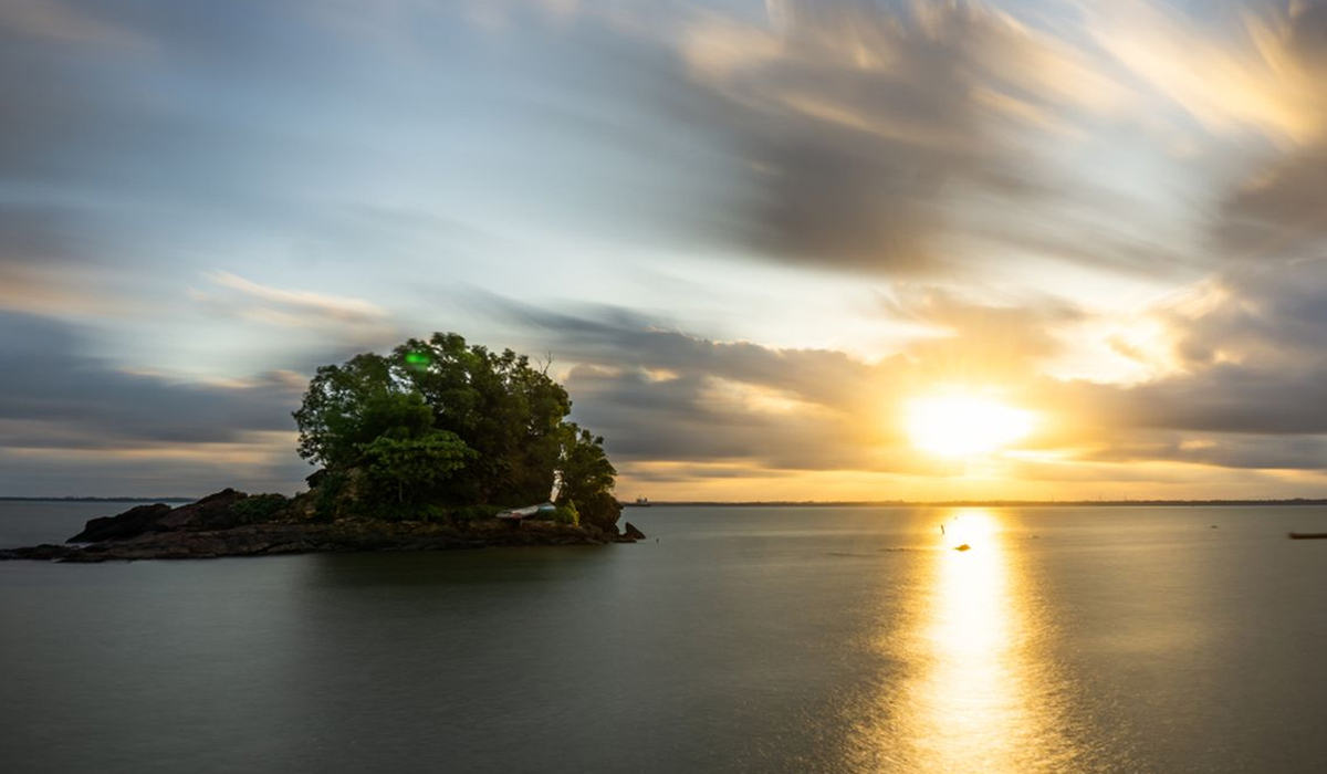 Menikmati Keindahan Pesona Pantai Melawai yang Sangat Menawan dan Indah