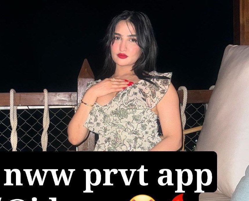 Sassy poonam hot indian model teasing nude video
