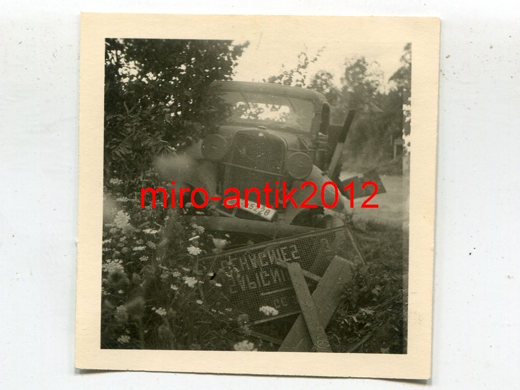 Foto, Wehrmacht, zerstörter LKW, Wegweiser, Sapi