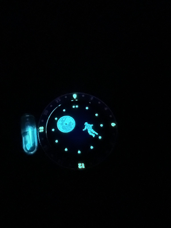 DF6FF8F5-AD1E-44A1-BA5C-7E7740E3A74D