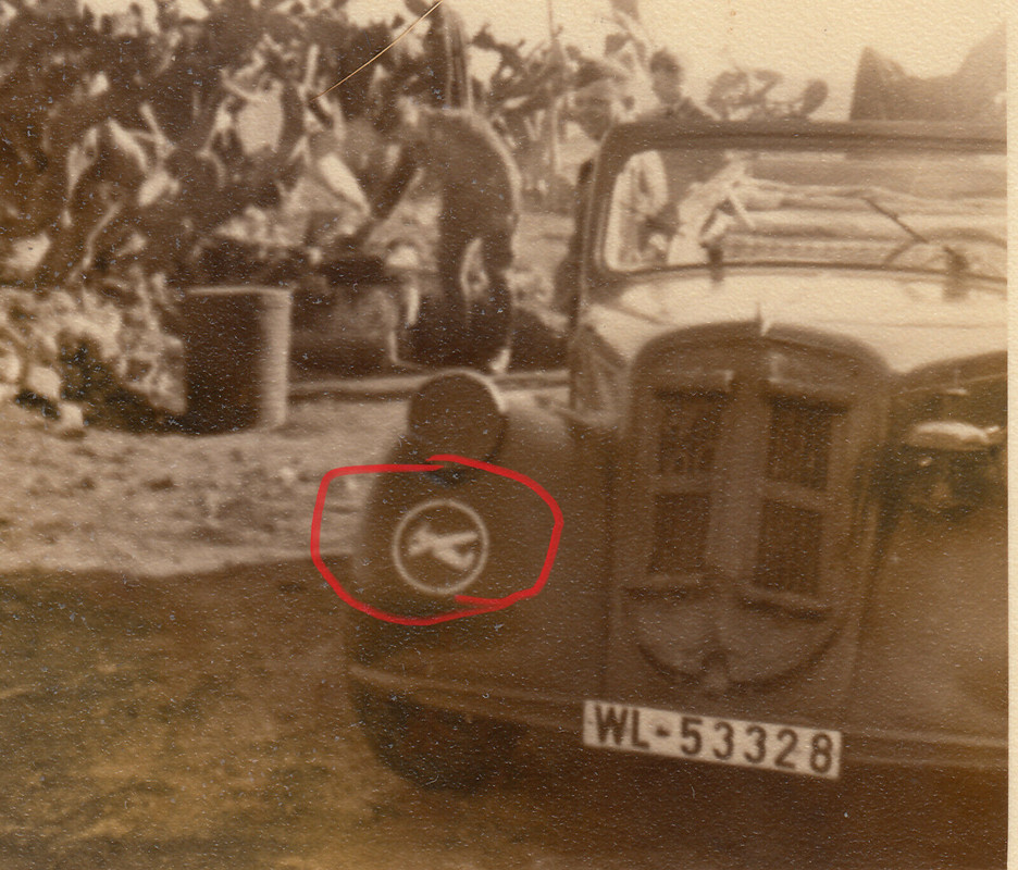 Foto LW Soldat Beute PKW KFZ Auto Car Kennung Wappen Südfront Afrika Italien