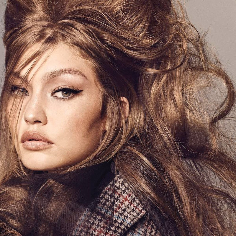 gigi-hadid-in-vogue-magazine-brazil-september-2018-4