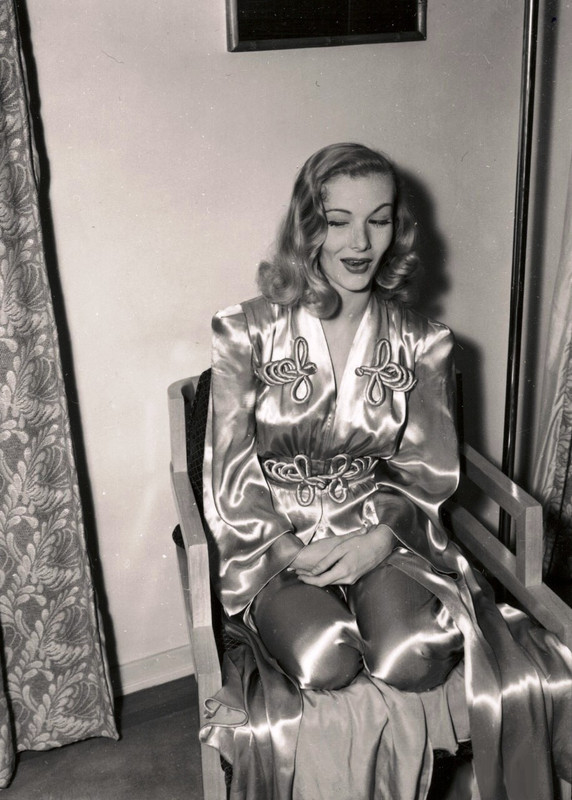 veronica_lake_mb43