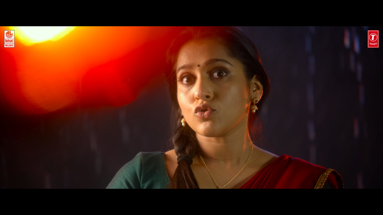 Rashmi Gautam lips