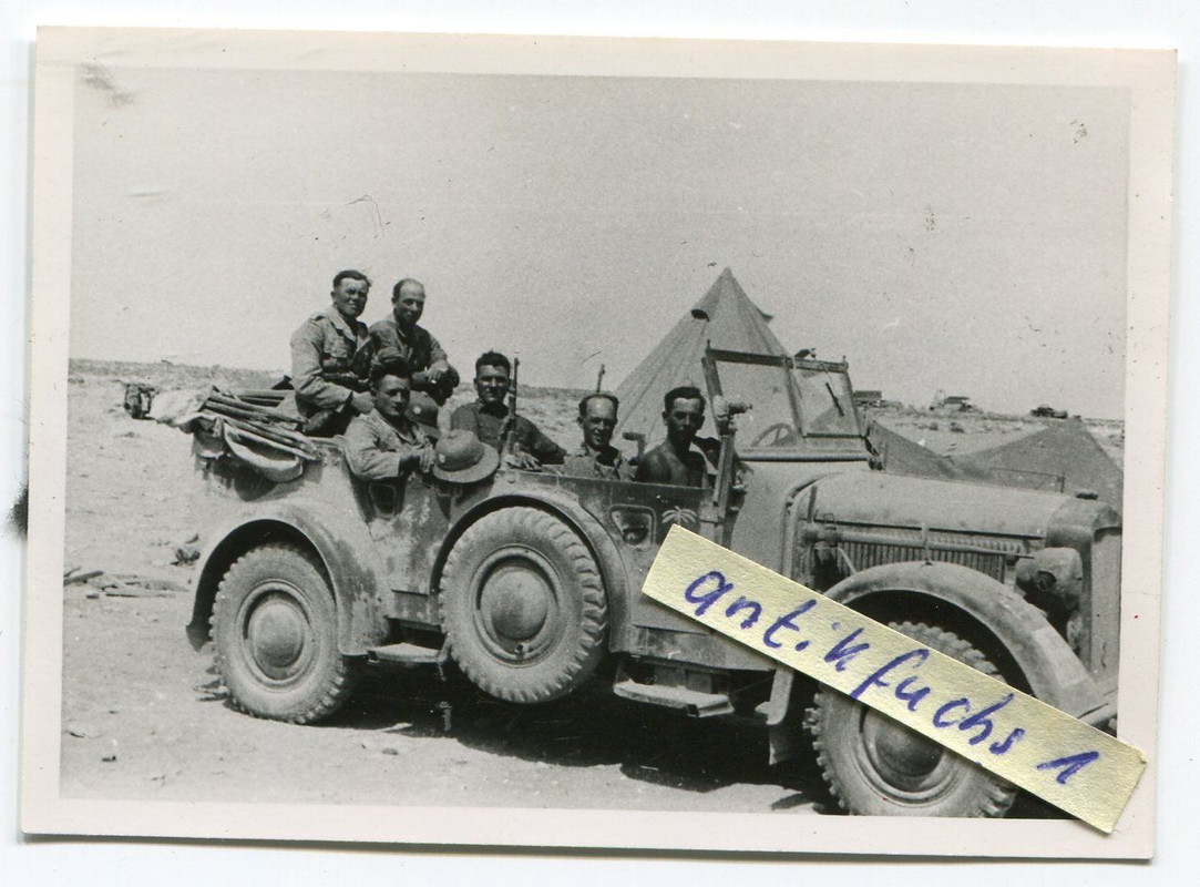 Kübelwagen mit Minen-Flug vor Tobruk in Afrika b