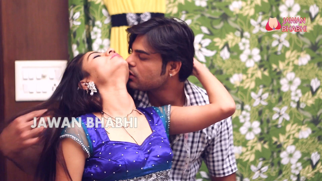 Garam Bhabhi Ki Bra Utari Tailor Ne.mp4_snapshot_02.29_[2021.09.25_15.50.42]