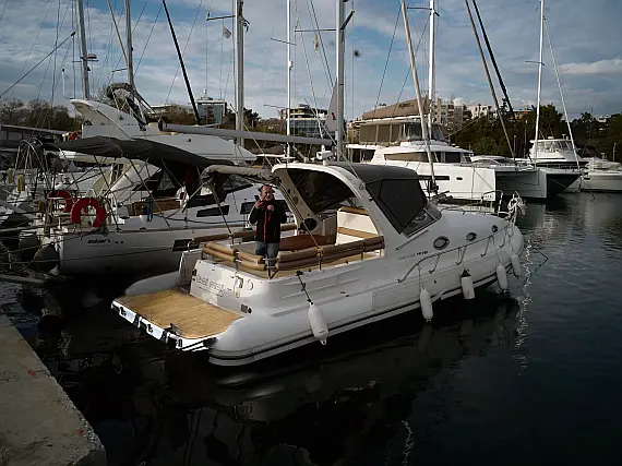 Mostro Cabin 9 Toi Moi RIB charter Greece