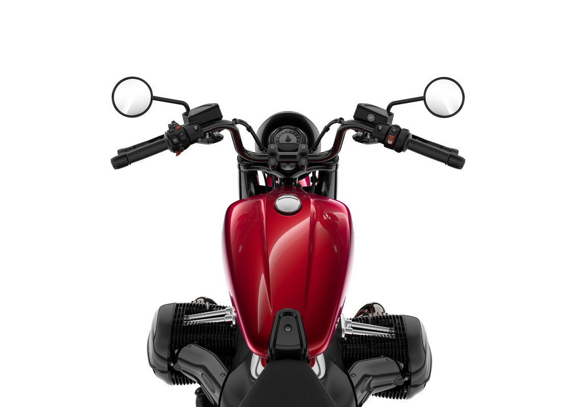 P90569030_highRes_bmw-r-18-roctane-r-1