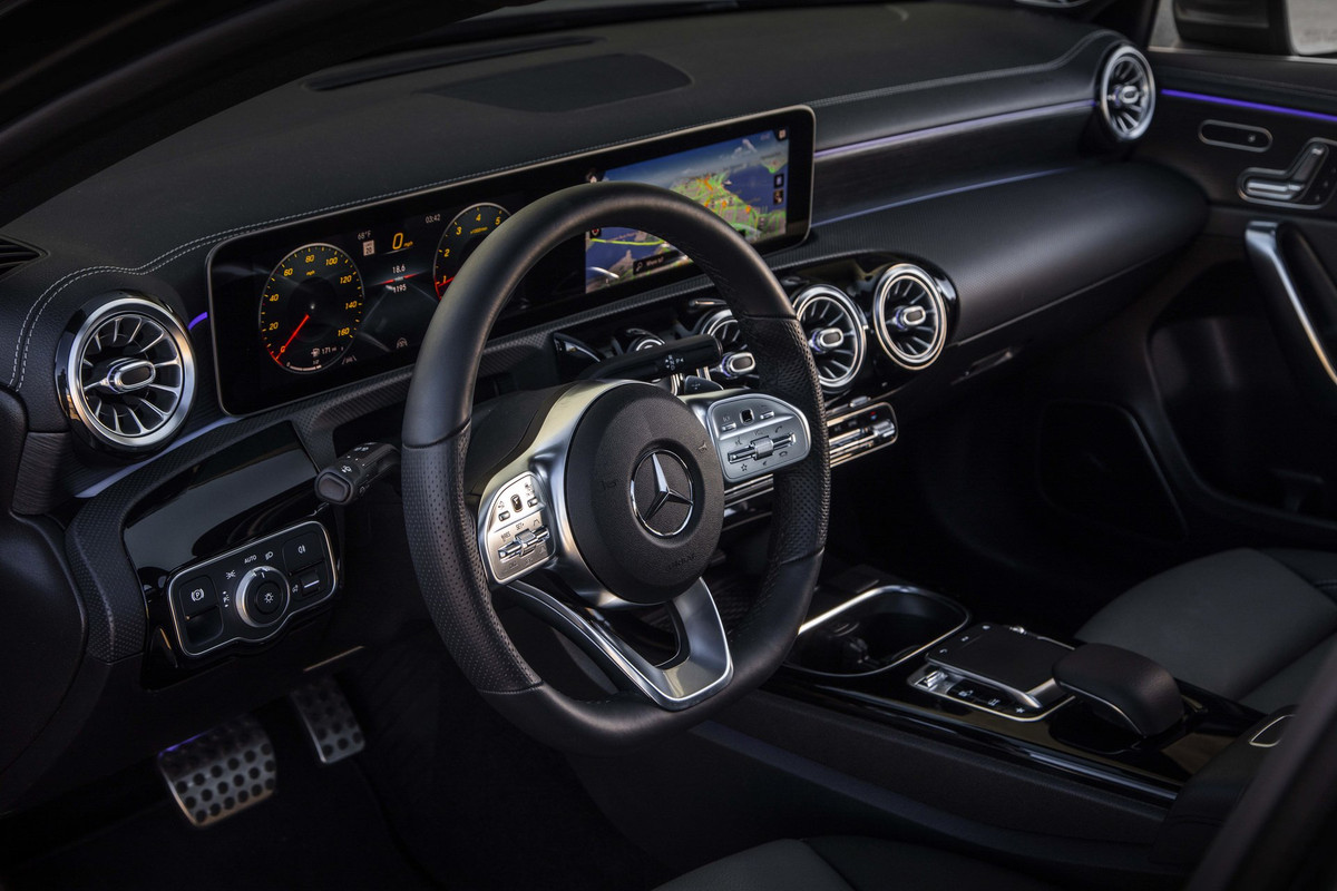 2019 Mercedes-Benz A-Class sedan (2)