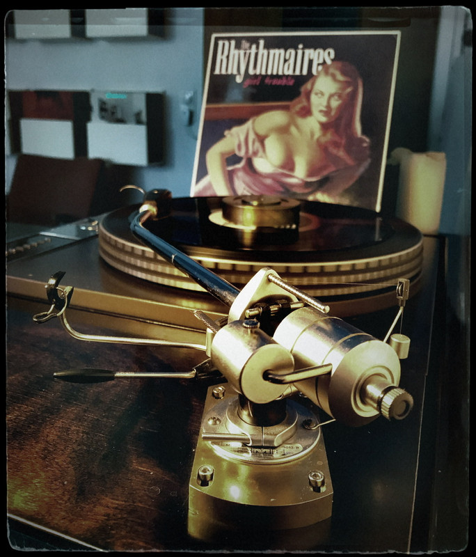 39906F25-A9A5-4A88-852B-6351680567FE