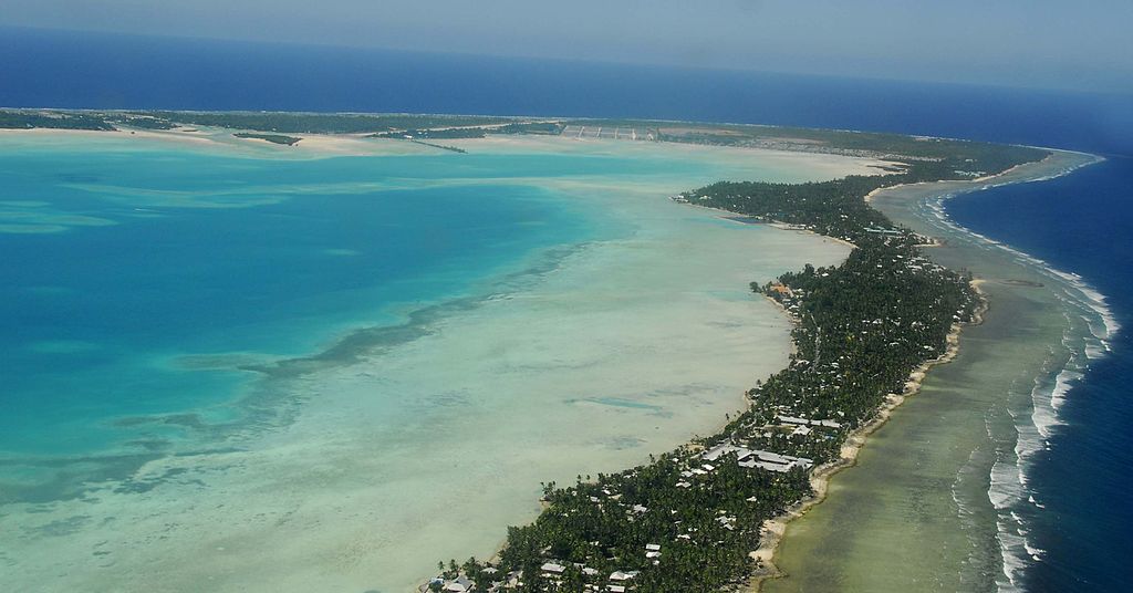 Playa sur de la isla de Betio en el atolón de Tarawa Playa sur de la isla de Betio en el atolón de Tarawa