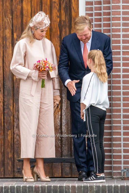 3232D865-865A-49BF-A644-533E39EB4D03