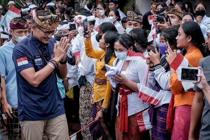 Menparekraf Sandiaga Uno saat melakukan visitasi ke Desa Wisata Undisan di Bangli, Bali, Jumat (12/8/2022).
