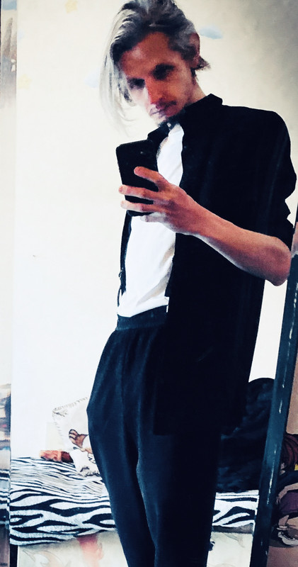 1B979D55-B61B-4E40-A47C-3FA18F6B02A6