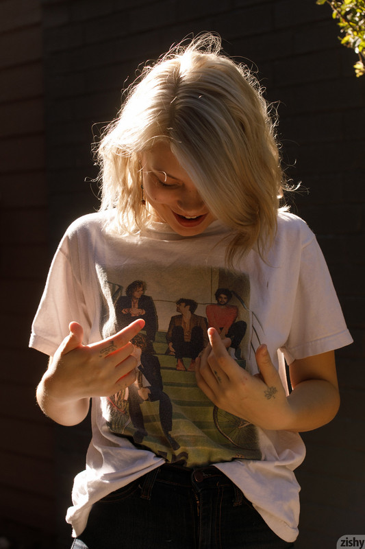 full_015_1847401021277996