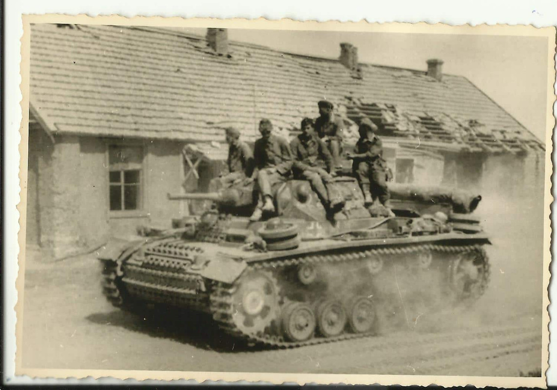 FOTO 2.WELTKRIEG Panzer Sturmgeschütz mit Besatz