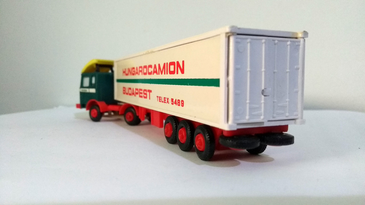 Mach (2302)