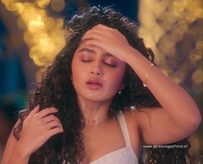 2-Anupama-Parameswaran-as-Lilly-Joseph-in-the-movie-Tillu-Square-2024