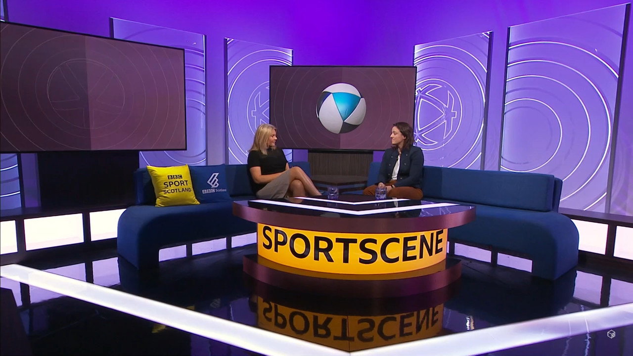 03.06 - 23.10.00 - Sportscene. Jane Lewis presents all the highlights....ts_snapshot_15.19.341
