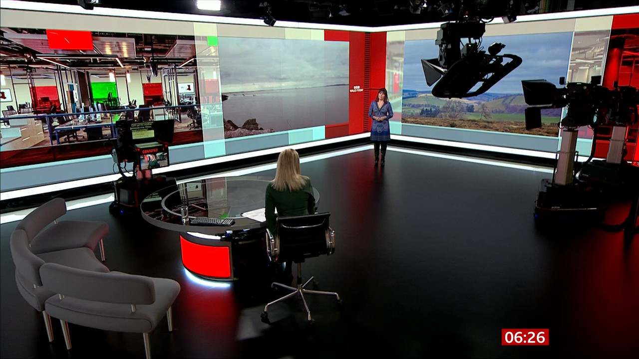 03.03 - 06.00.00 - Breakfast. The BBC's Breakfast programme features ....ts_snapshot_07.32.179