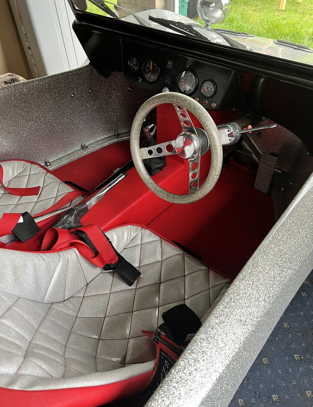 7B7F37B8-BD69-4535-8F9D-07F9800F3DC1