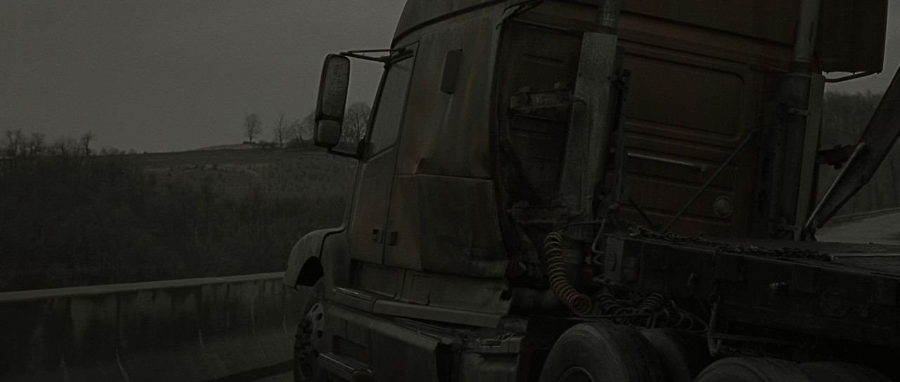 The Road (2009).mkv_snapshot_00.30.16_[2018.02.12_22.20.23]