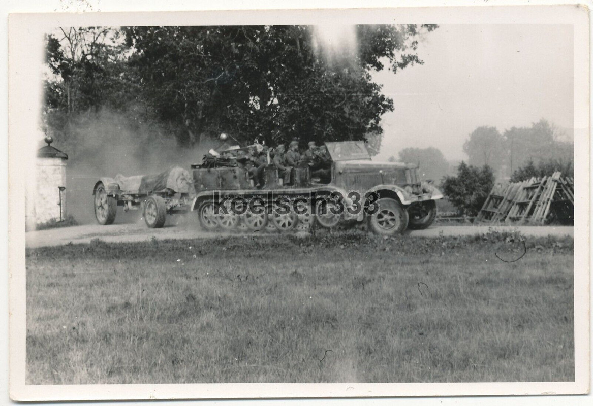 Foto Panzer Halbkette Artillerie Zugmaschine mit 21cm Mörser an der Westfront