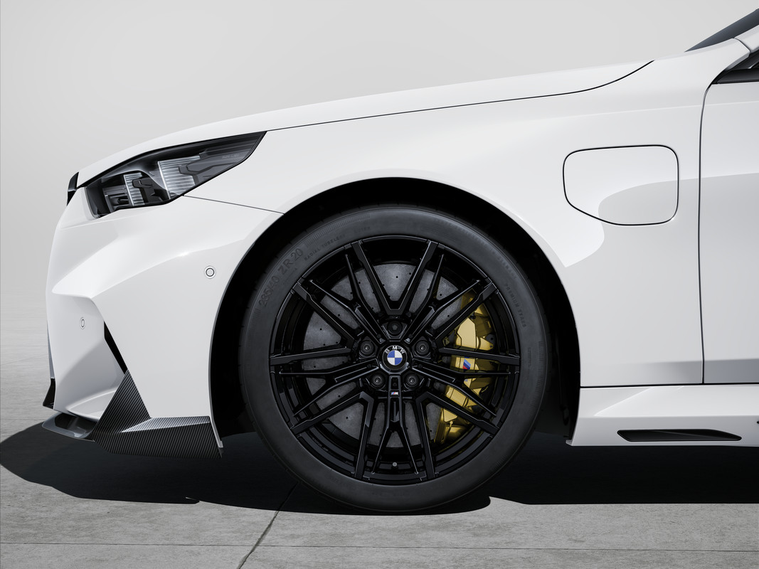 P90562730_highRes_the-bmw-m-performanc