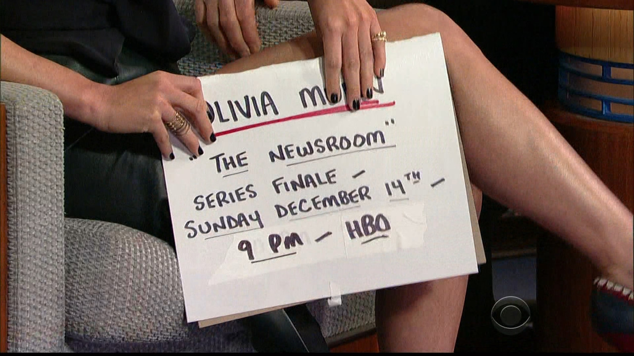 olivia-munn-thigh-show-spectacular-letterman-dec-10-2014-53