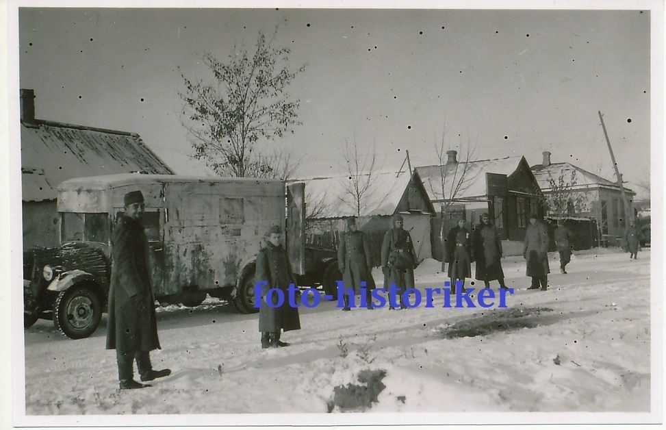 Kameraden mit BEUTE LKW SANKA Schneetarn Anhänge