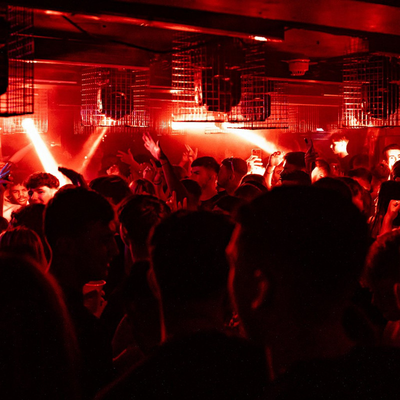 1809805-99392d95-secret-vault-rave-huge-360-booth-experience-nottingham-1024