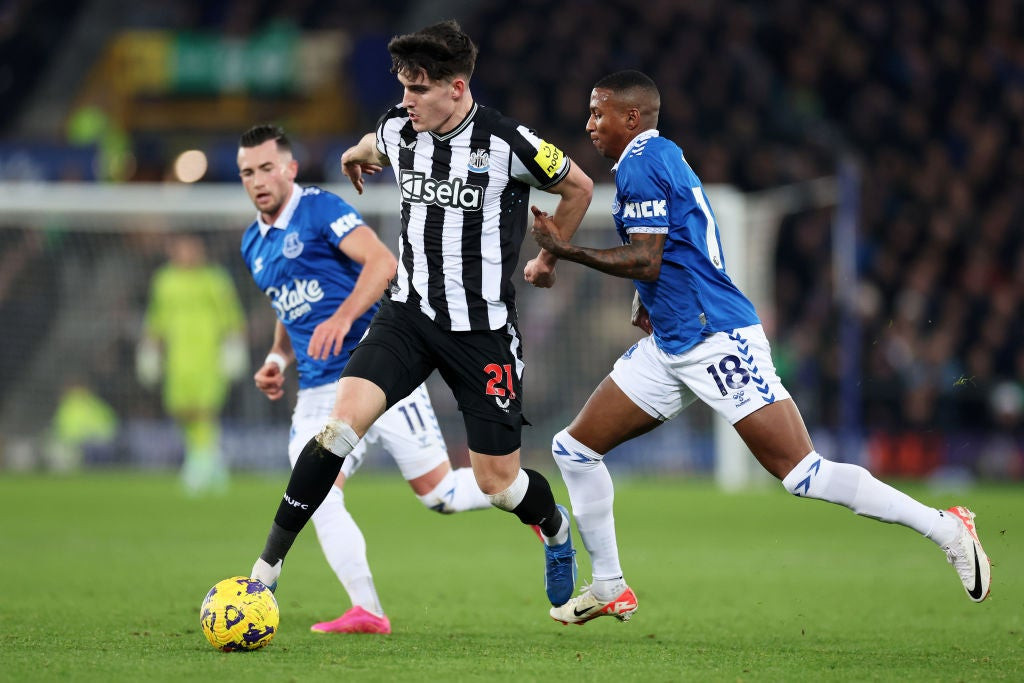 Newcastle vs Everton, 22h00 ngày 28/02