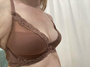 30DD-Natori-Feathers-Contour-Plunge