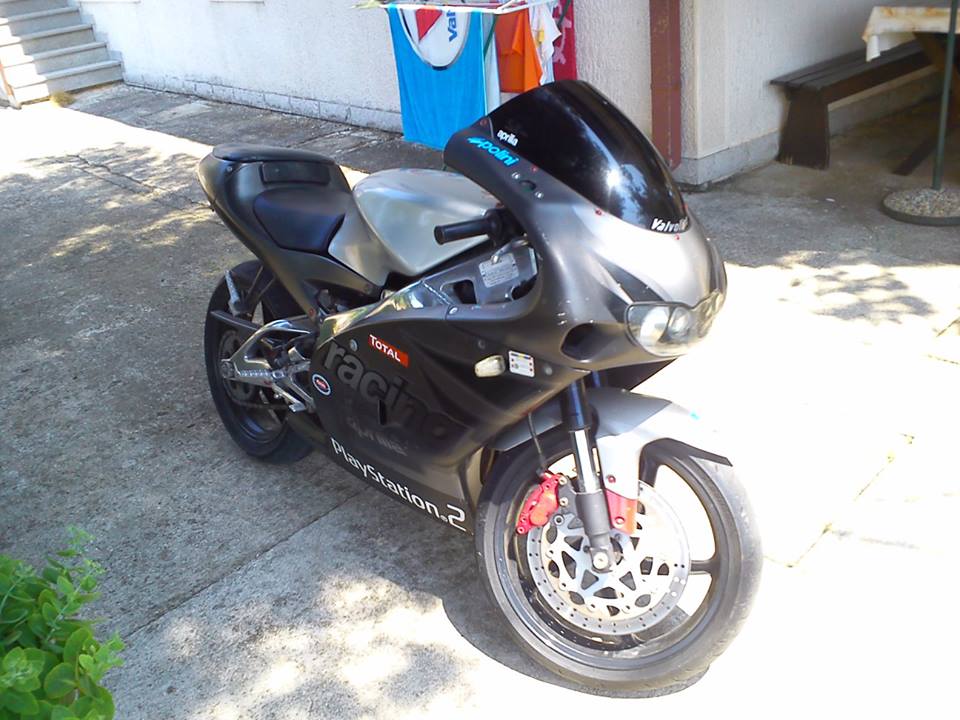 156121_10201140151258215_1868620591_n