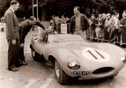 24 HEURES DU MANS YEAR BY YEAR PART ONE 1923-1969 - Page 44 58lm11-Jag-EType-A-de-Guelfi-JM-Brussin-2