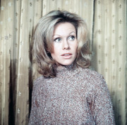 suzanna-leigh-a53
