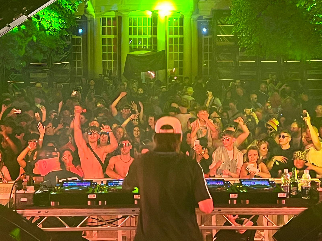 f3f91e00-118a-4528-a491-7829681d7860