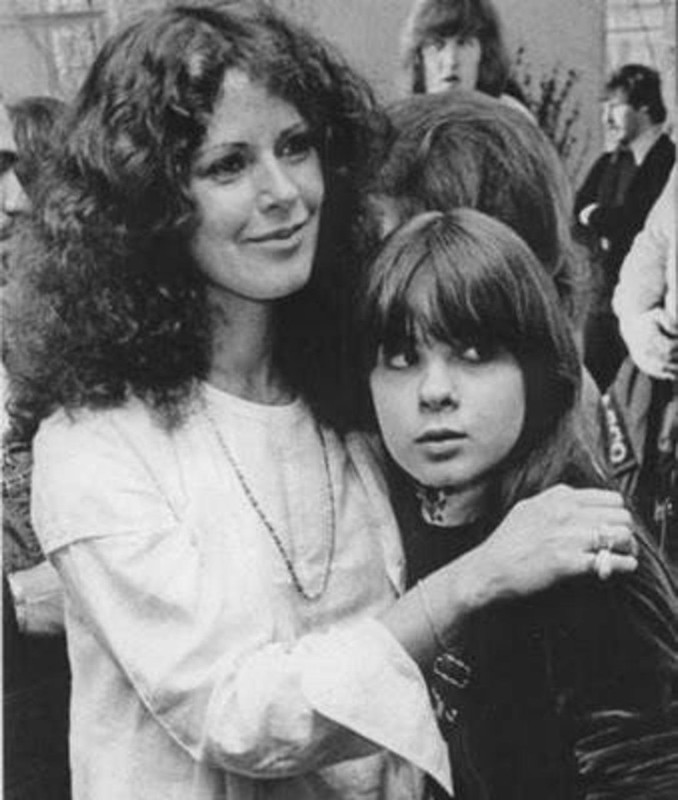 942232_511450685580788_585111321_n