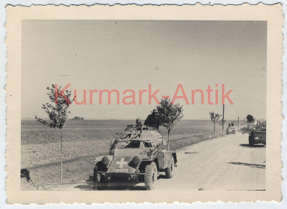 Foto Wehrmacht Panzer Spähwagen 261 222 Front Polen vor Warschau