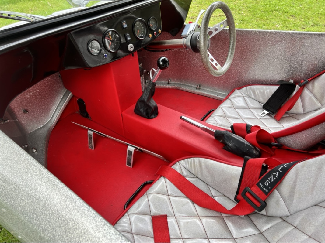 8B548F9E-043B-4C4B-8A8C-0E76E4DC0648