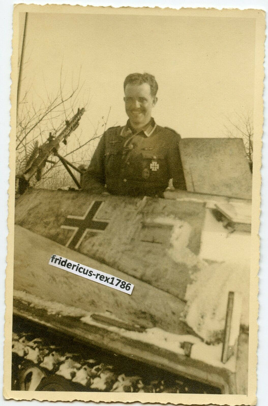 Foto 1 Panzer Abt. Rgt Schützenpanzerwagen Sd.Kfz. 250 Ostfront Winter 1945