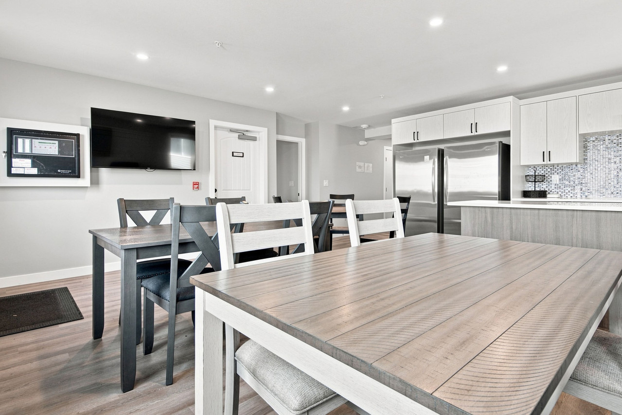 Residents dining