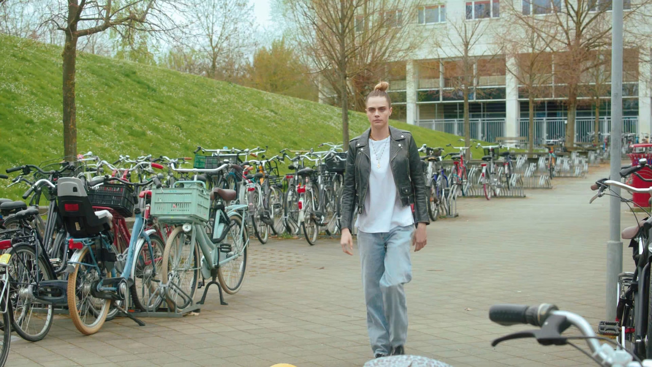Planet Sex with Cara Delevingne_20230130_22402325.ts_snapshot_11.44.253
