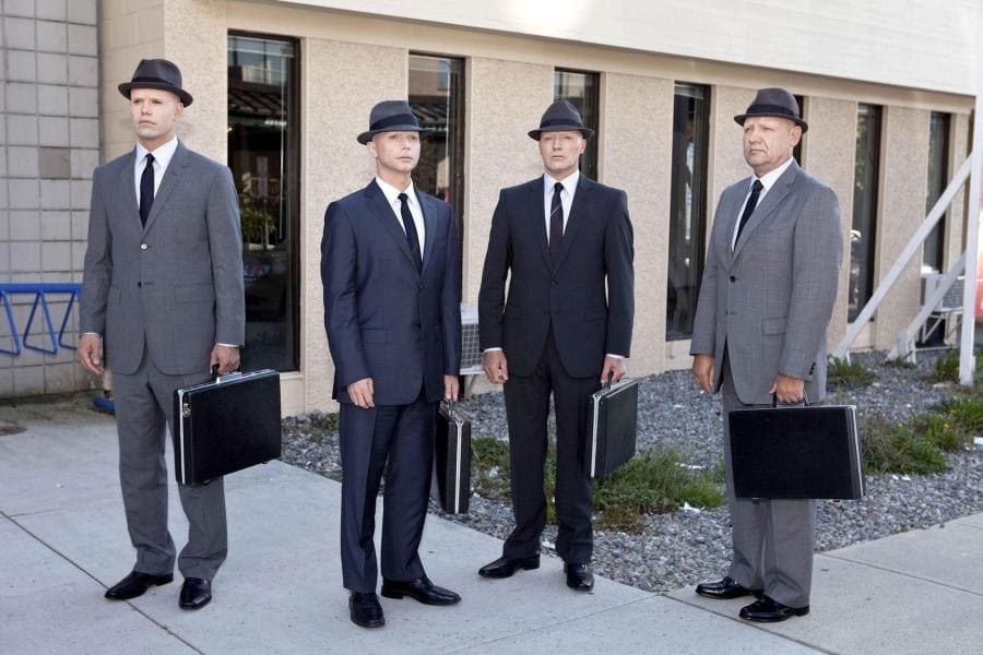 MIB: Загадочные фигуры из мира НЛО и правительственных заговоров MIB: Загадочные фигуры из мира НЛО и правительственных заговоров