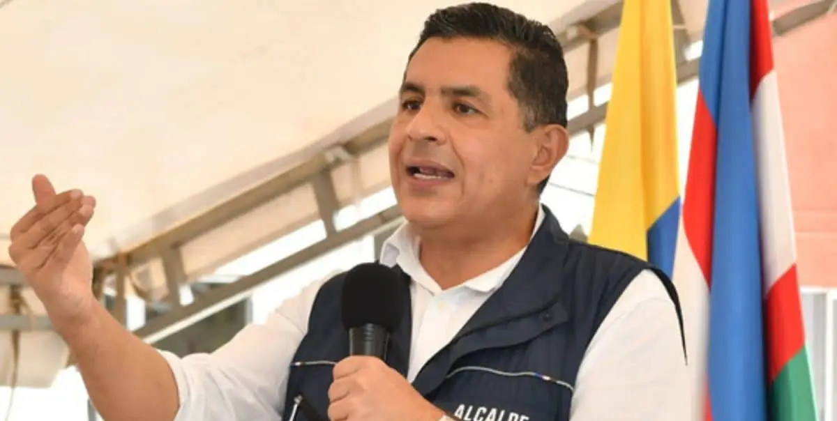 Alcalde, ya es muy tarde para bajarse del tren