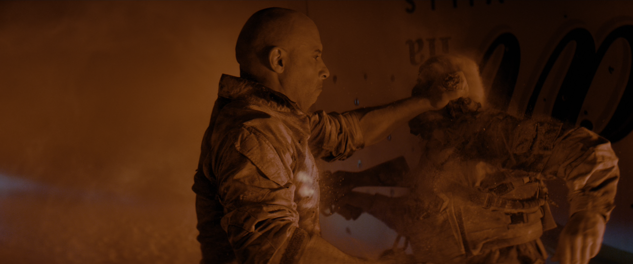 Bloodshot (2020) [BluRay Rip 2160p HEVC 10bit-HDR ITA-ENG AC3-SUBS] [M@HD].mkv_snapshot_00.38.57_[20