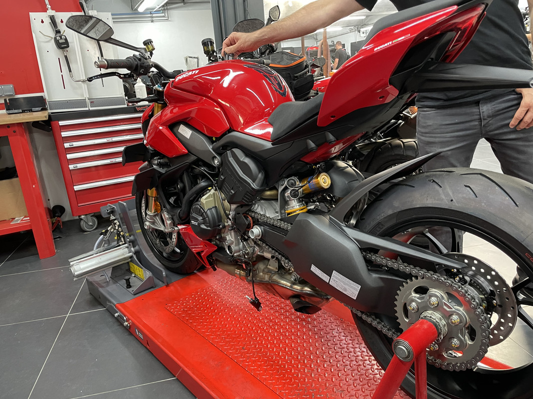 85FC4692-4CCA-44F8-957E-D4C441D880E9