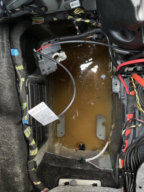 e93 Blocked drain, Battery Cable corrosion anyone fixed? The