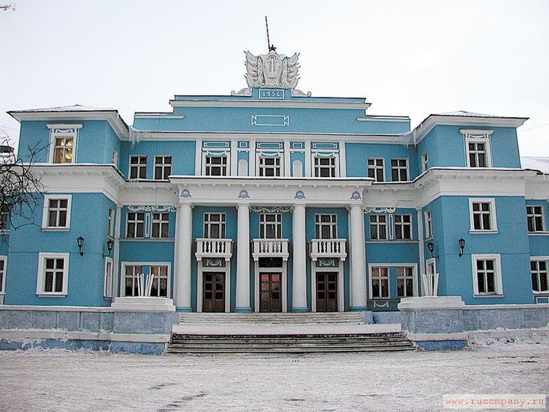 Фасад здания Северо морского Дома Офицеров Флота