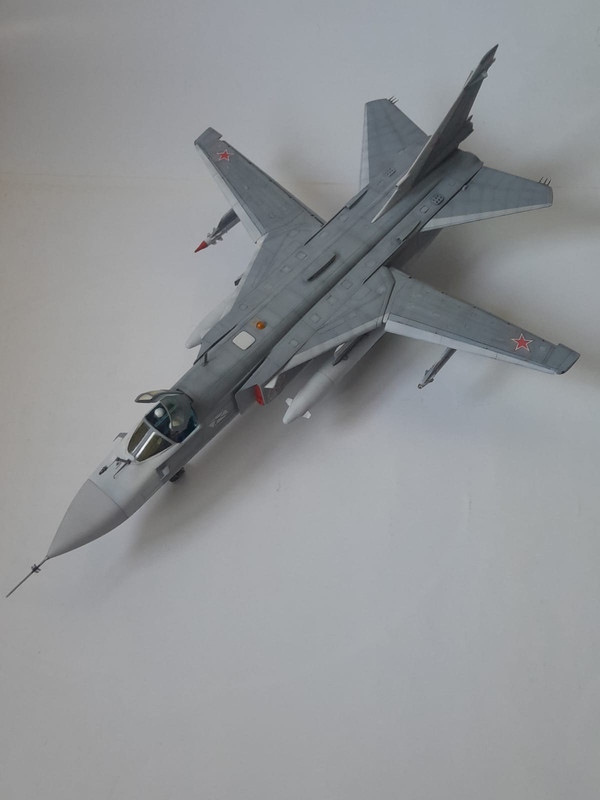 Sukhoi Su-24 Fencer D Zvezda 1/72 - Ready for Inspection